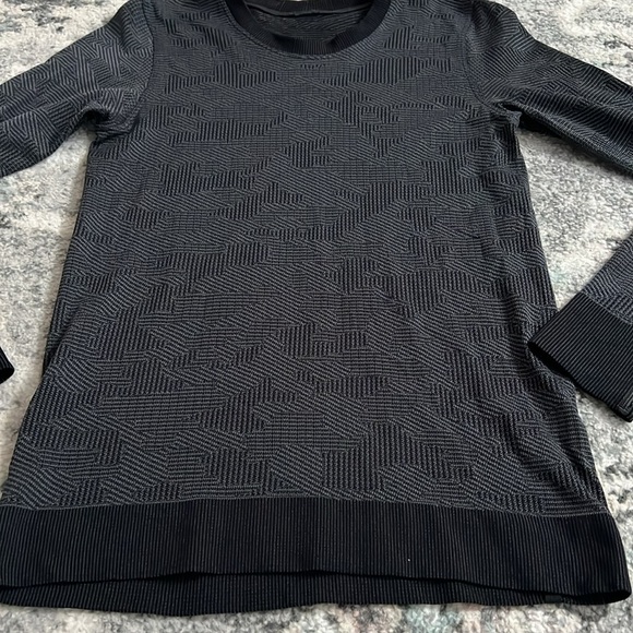 Lululemon Swiftly Breathe Long Sleeve - Picture 4 of 10